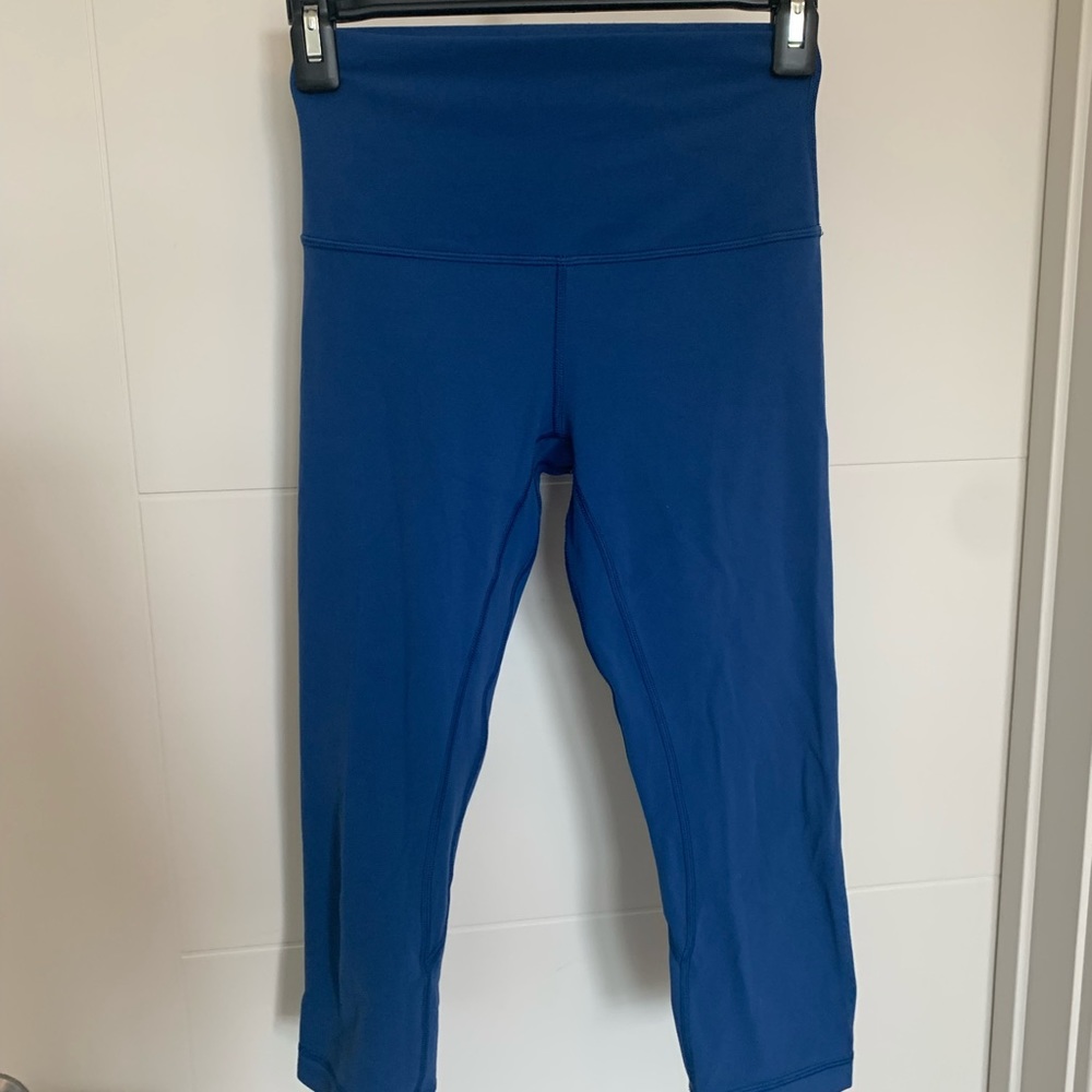Lululemon align 19’ crop blue. EUC